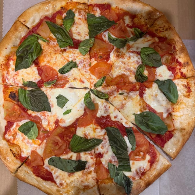Pizza Margherita.