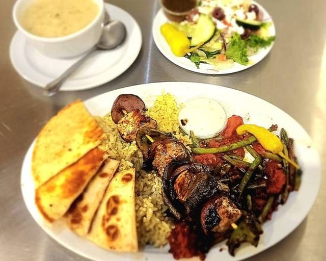 Souvlaki Plate (Serves 4).